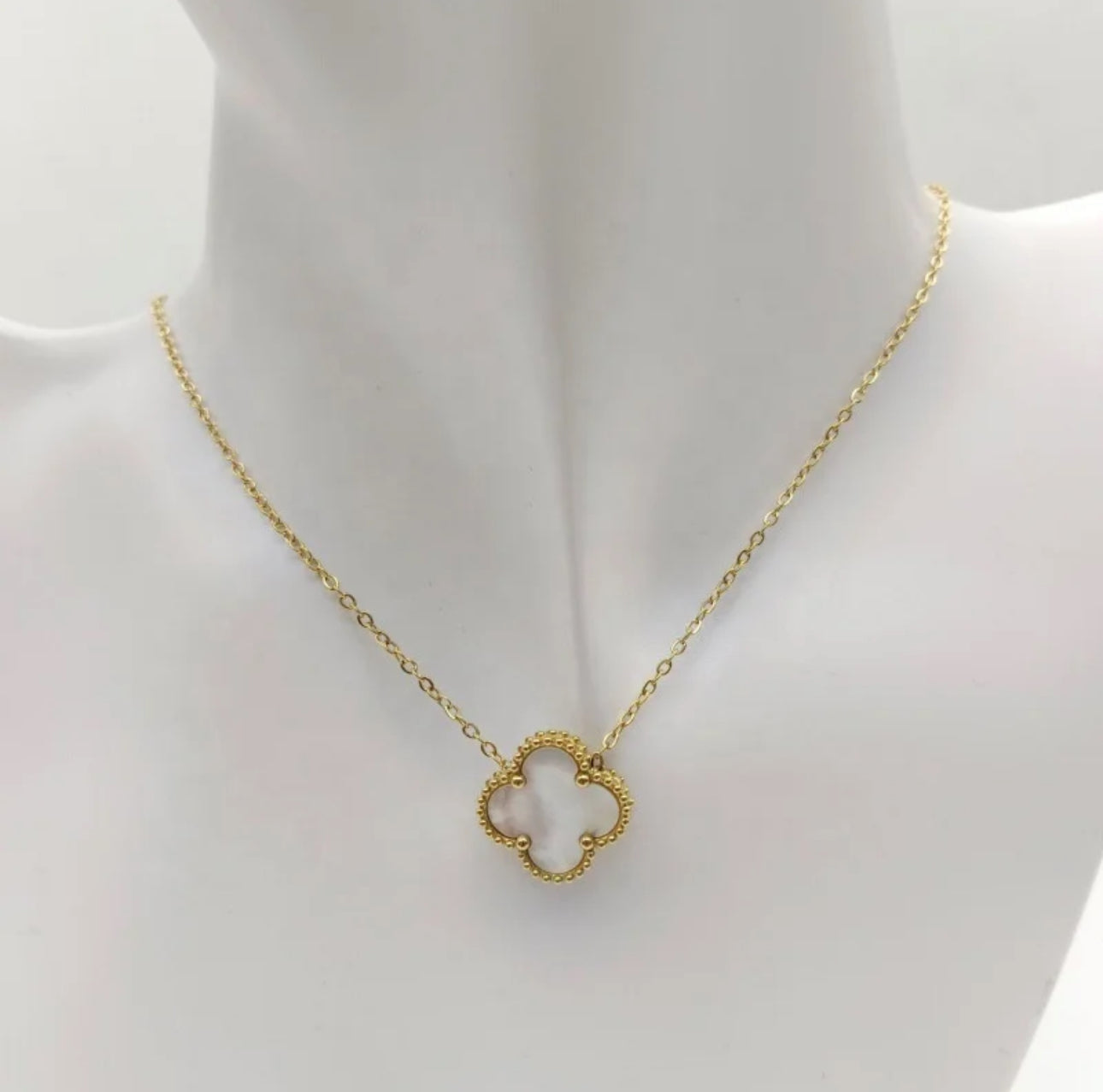 Clover Necklace - 18k Gold Plated