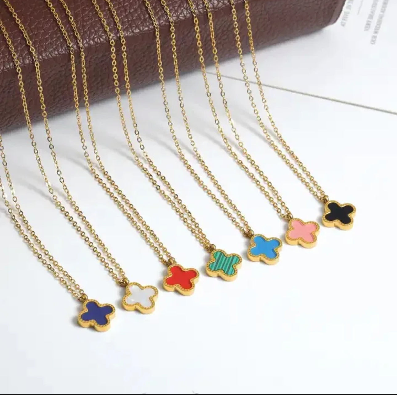 Clover Necklace - 18k Gold Plated